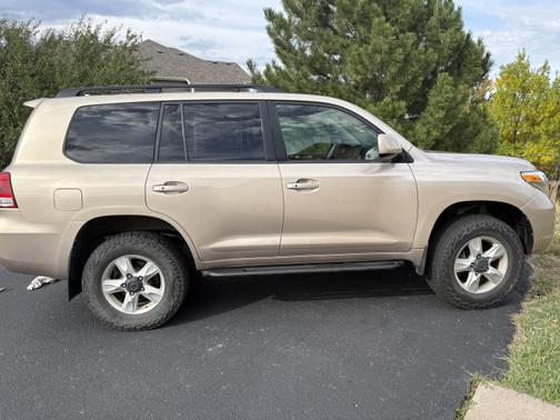 2011 Toyota Land Cruiser Base