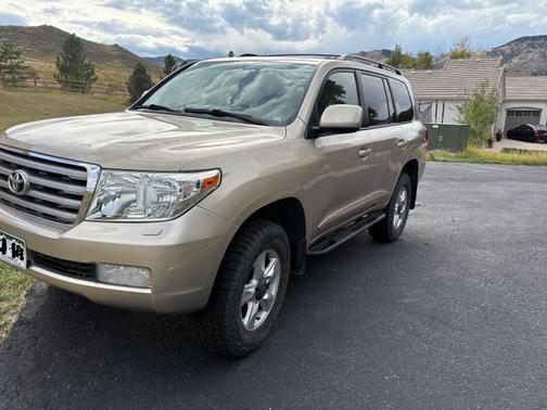 2011 Toyota Land Cruiser Base