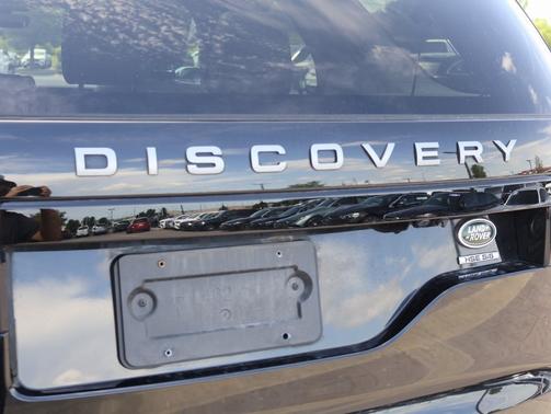 Black 2018 Land Rover Discovery HSE