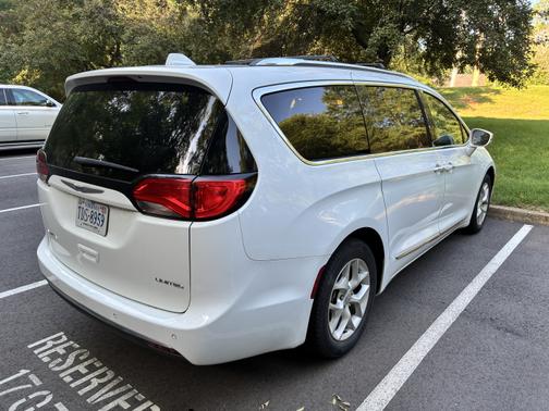 2020 Chrysler Pacifica Limited