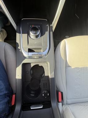 White 2018 Land Rover Discovery Sport SE
