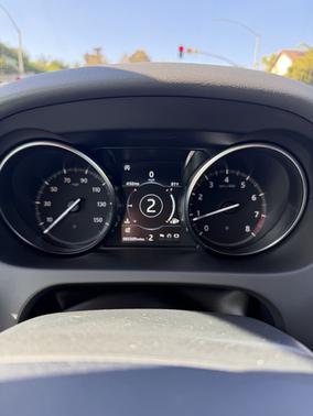 White 2018 Land Rover Discovery Sport SE