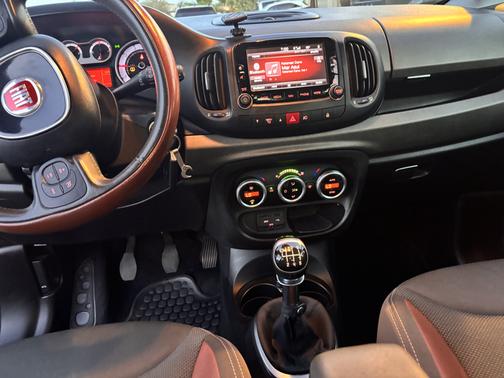 Black 2014 FIAT 500L Trekking