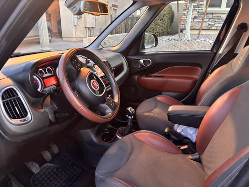 Black 2014 FIAT 500L Trekking