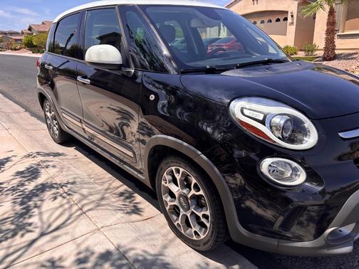 Black 2014 FIAT 500L Trekking