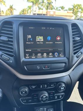 White 2017 Jeep Cherokee Latitude