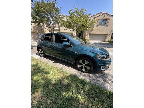 2017 Volkswagen e-Golf SE