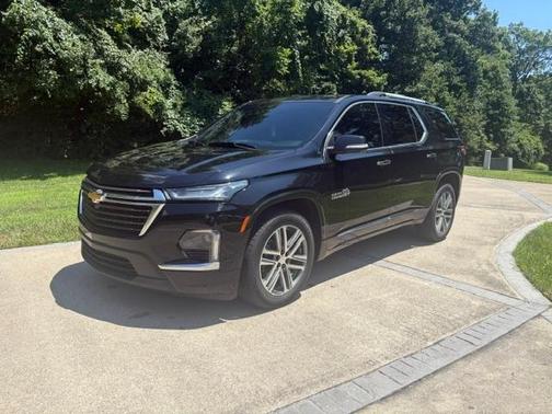 Black 2022 Chevrolet Traverse High Country