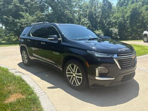 Black 2022 Chevrolet Traverse High Country