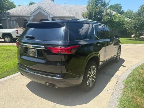 Black 2022 Chevrolet Traverse High Country