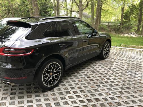 Photo 1 of 11 of 2018 Porsche Macan S