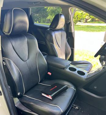 White 2013 Toyota Venza XLE