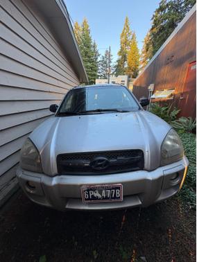 Gray 2005 Hyundai TUCSON GL