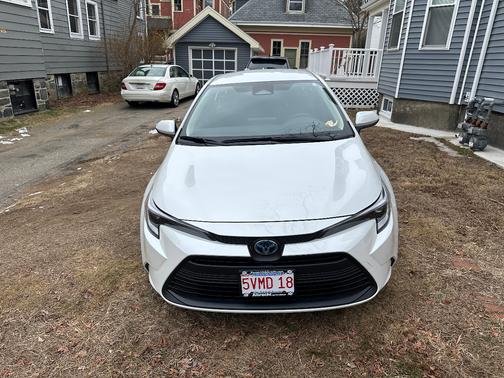 2024 Toyota Corolla Hybrid LE