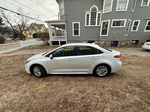 2024 Toyota Corolla Hybrid LE