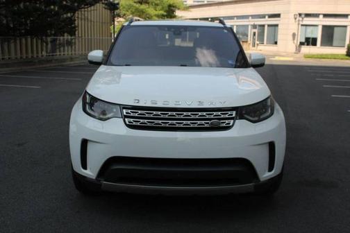 White 2017 Land Rover Discovery HSE