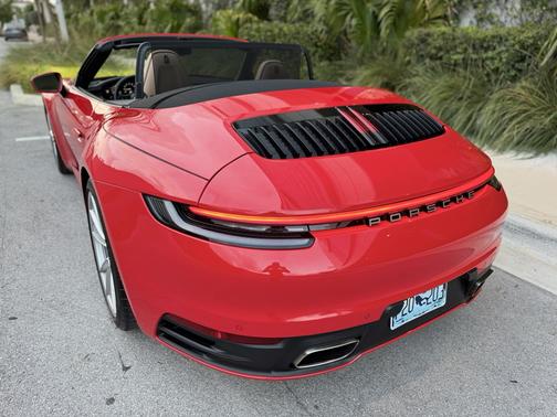 2021 Porsche 911 Carrera 4