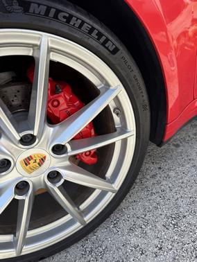 2021 Porsche 911 Carrera 4