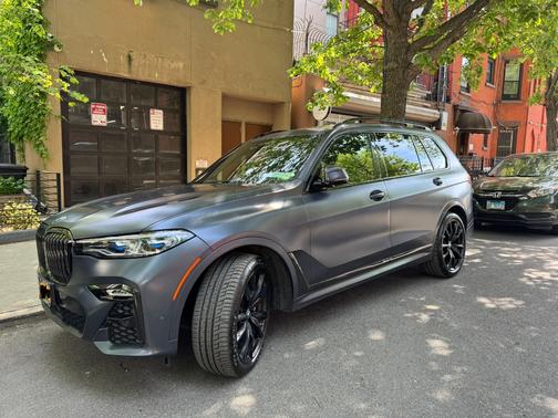 Gray 2021 BMW X7 M50i