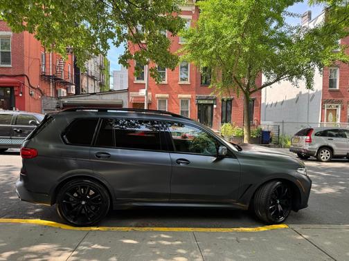 Gray 2021 BMW X7 M50i