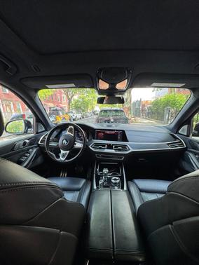 Gray 2021 BMW X7 M50i