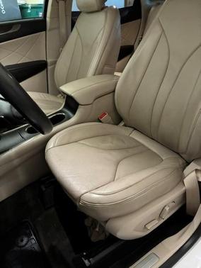 White 2017 Lincoln MKC Reserve