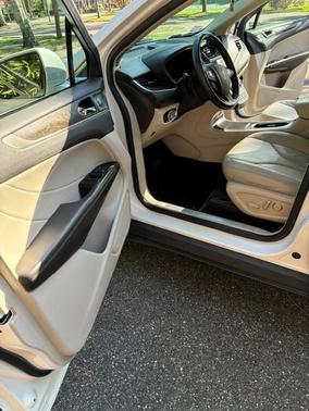 White 2017 Lincoln MKC Reserve