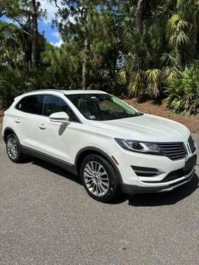 White 2017 Lincoln MKC Reserve