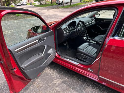 Red 2017 Volkswagen Passat 1.8T SEL Premium
