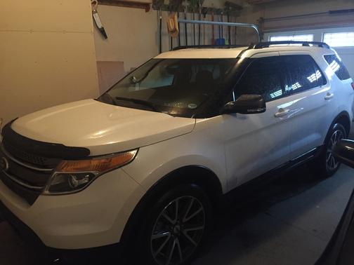 White 2015 Ford Explorer XLT