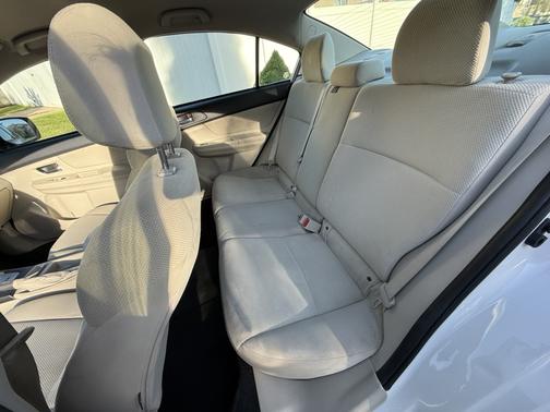 White 2014 Subaru Impreza 2.0i Premium