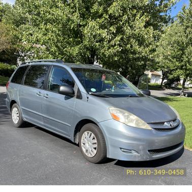 Blue 2006 Toyota Sienna LE