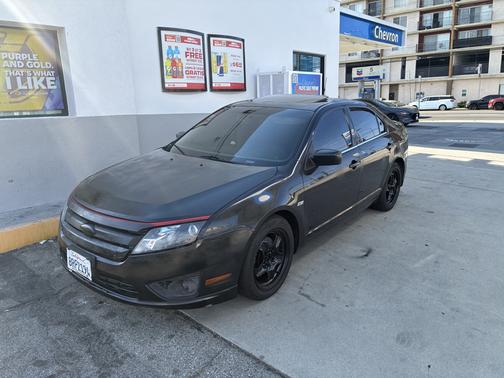 Black 2010 Ford Fusion SE