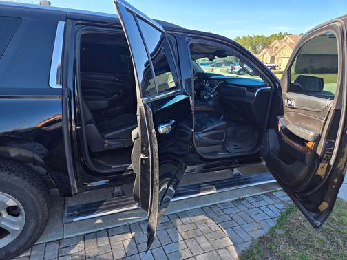 Black 2018 Chevrolet Suburban Premier