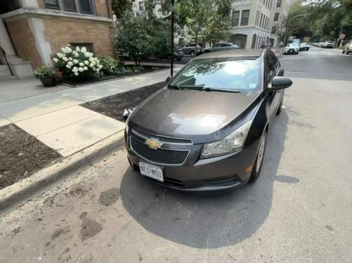 Gray 2014 Chevrolet Cruze LS