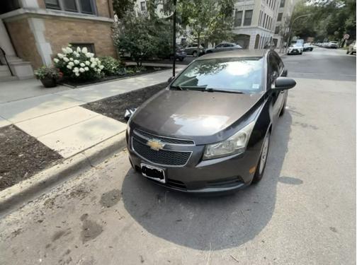 Gray 2014 Chevrolet Cruze LS