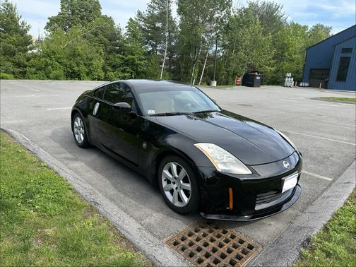 Black 2004 Nissan 350Z Touring