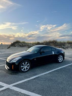Black 2004 Nissan 350Z Touring