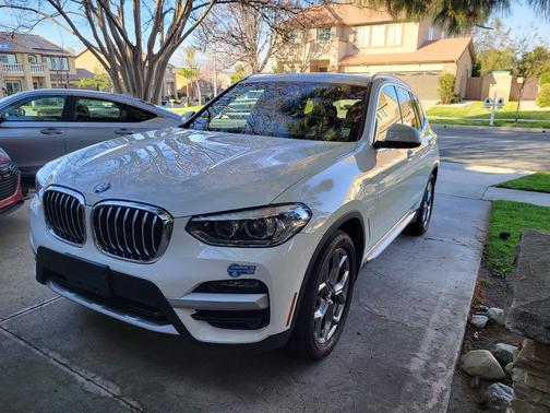 White 2021 BMW X3 PHEV xDrive30e