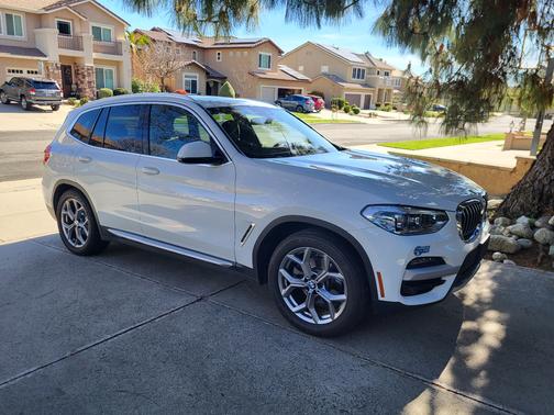 White 2021 BMW X3 PHEV xDrive30e