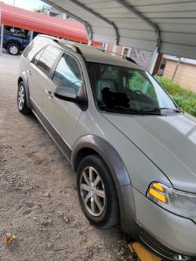 Photo 2 of 19 of 2008 Ford Taurus X SEL