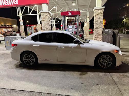 2018 Alfa Romeo Giulia Base