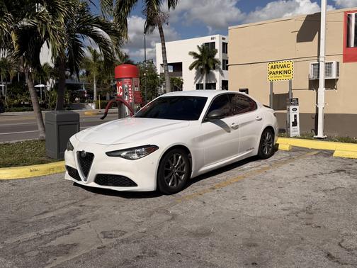 2018 Alfa Romeo Giulia Base
