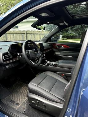 Blue 2025 Chevrolet Traverse Z71