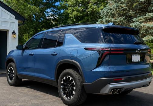 Blue 2025 Chevrolet Traverse Z71