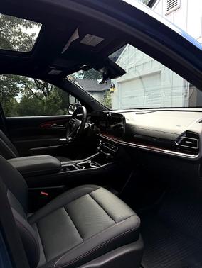 Blue 2025 Chevrolet Traverse Z71