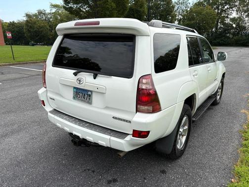White 2005 Toyota 4Runner Limited V8