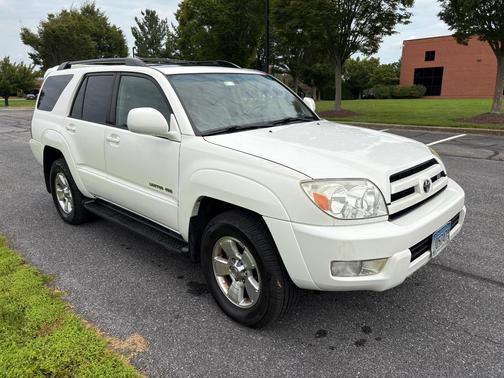 White 2005 Toyota 4Runner Limited V8