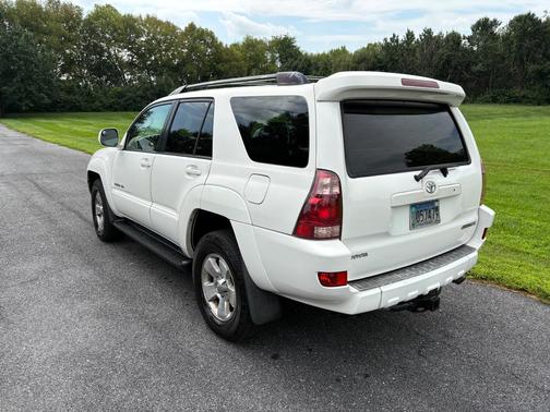 White 2005 Toyota 4Runner Limited V8