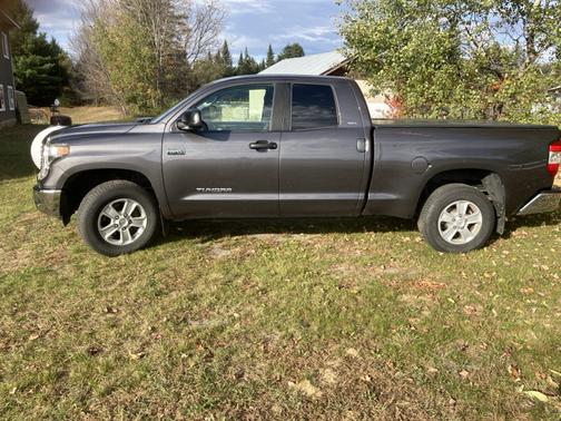 Gray 2019 Toyota Tundra SR